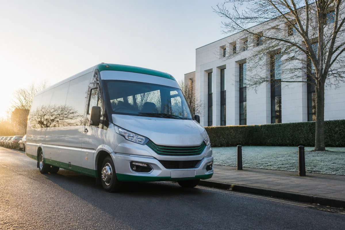 Minibus Hire in North Acton
